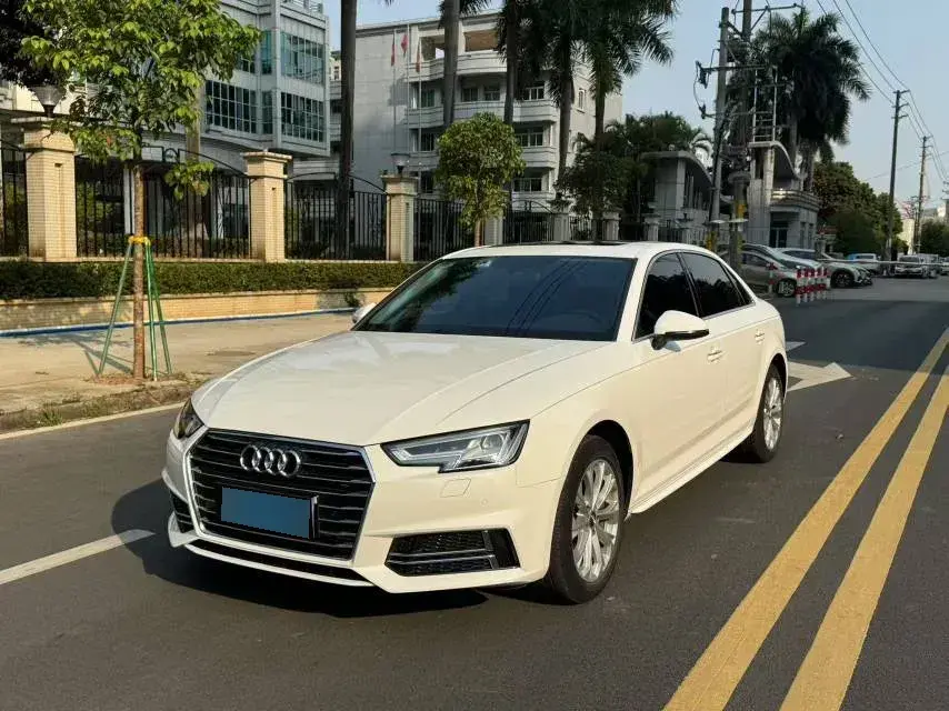 2019 Audi A4L 2.0T 190HP L4 7DCT