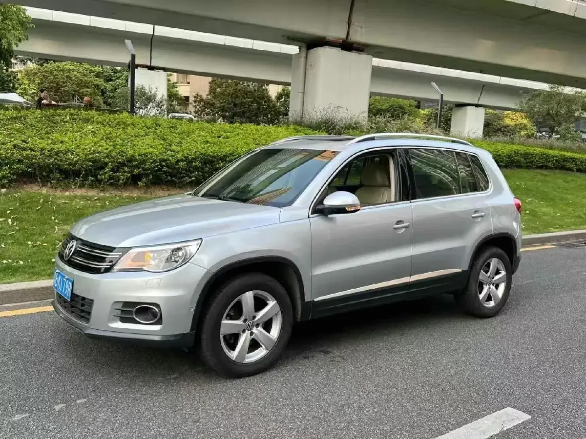 2012 Volkswagen Tiguan 1.8T 160HP L4 6AT