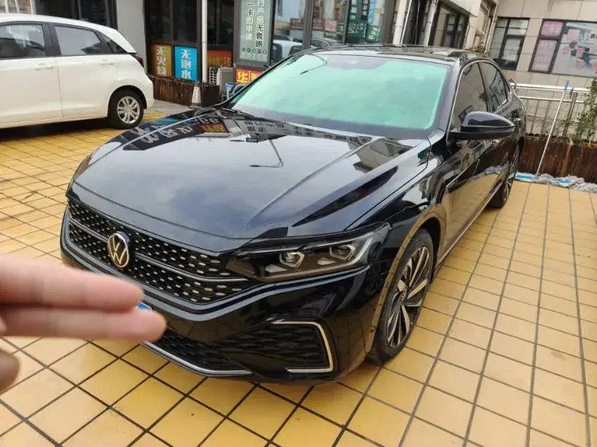 2022 Volkswagen Passat 2.0T 186HP L4 7DCT