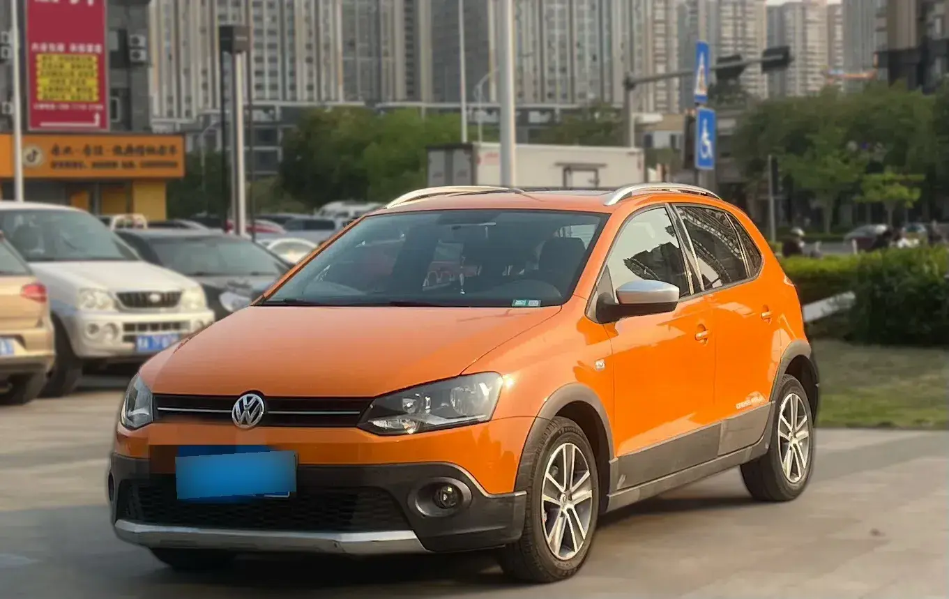 2012 Volkswagen Polo 1.6L 105HP L4 5MT