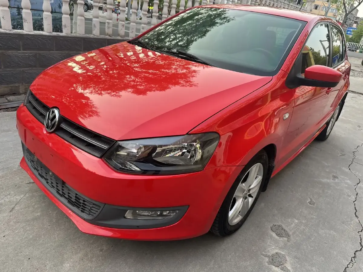 2011 Volkswagen Polo 1.4L 86HP L4 6AT