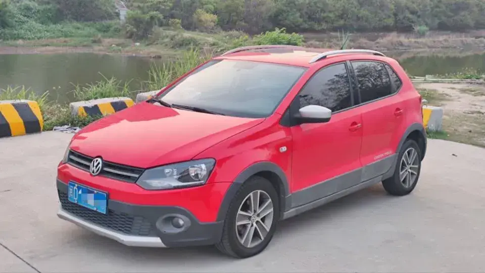 2012 Volkswagen Polo 1.6L 105HP L4 5MT