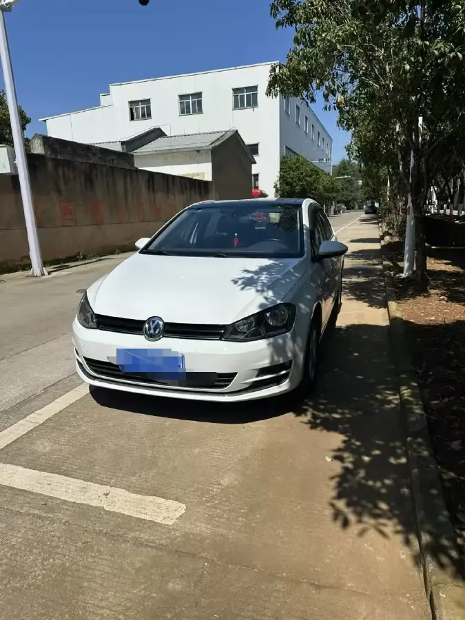 2014 Volkswagen Golf 1.4T 131HP L4 7DCT