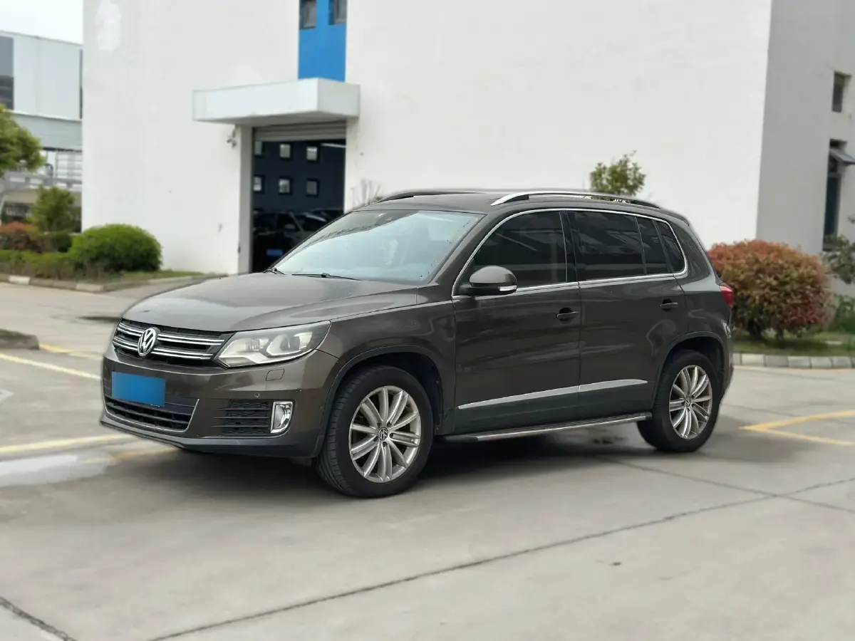 2013 Volkswagen Tiguan 2.0T 200HP L4 6AT