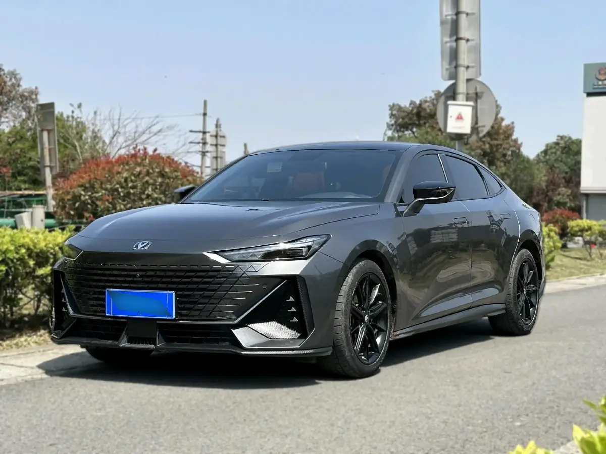 2022 ChangAn UNI-V 1.5T 188HP L4 7DCT