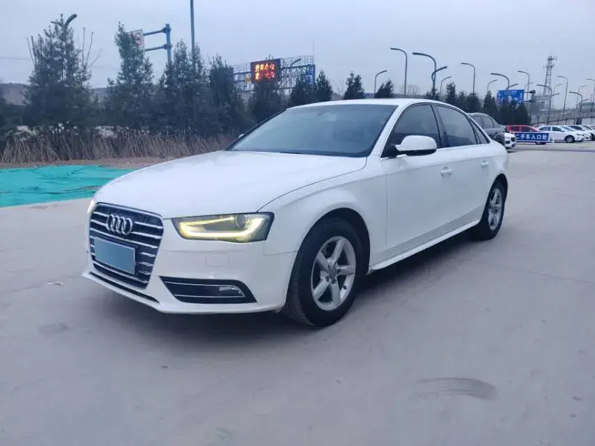2013 Audi A4L 2.0T 180HP L4 CVT