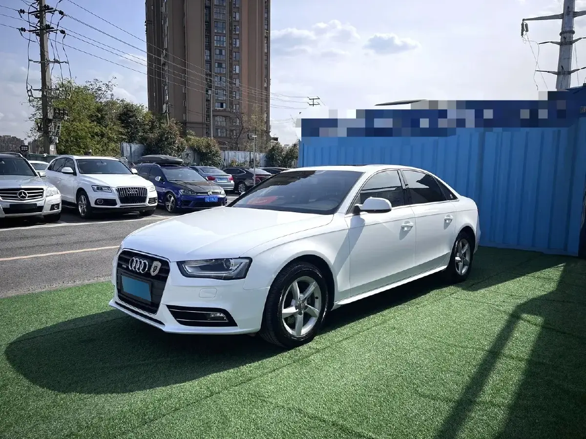 2010 Audi Q5 2.0T 211HP L4 7DCT