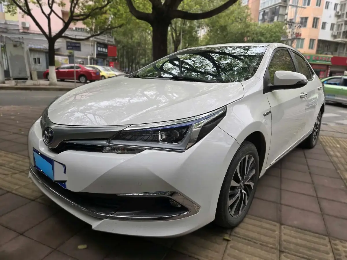 2018 Toyota Corolla 1.8L 99HP L4 E-CVT Hybrid