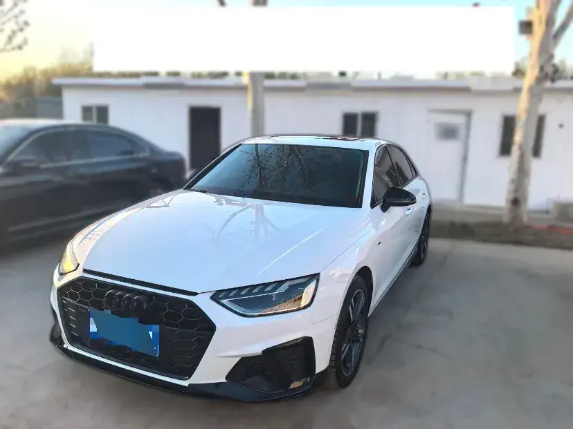 2022 Audi A4L 2.0T 190HP L4 7DCT
