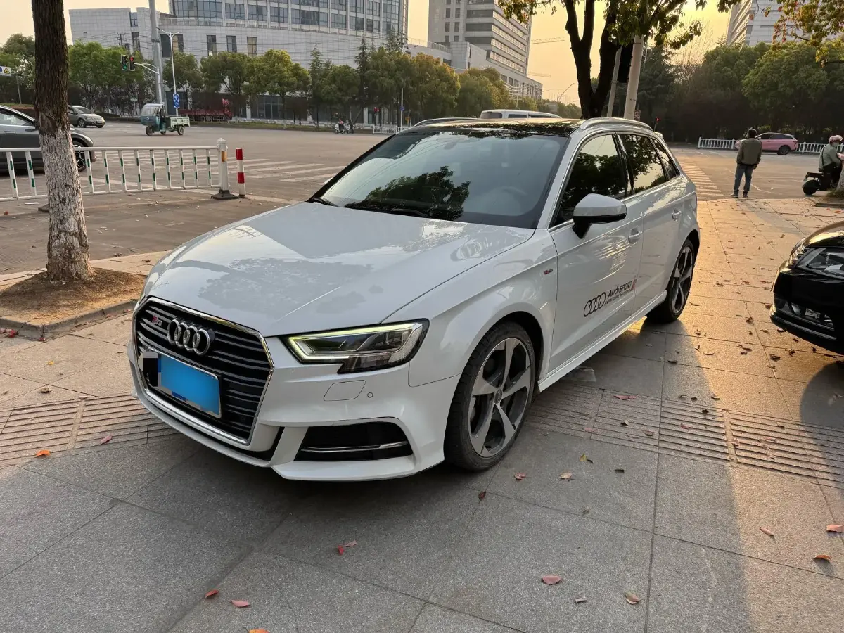 2025 Audi A3 1.5T 160HP L4 7DCT
