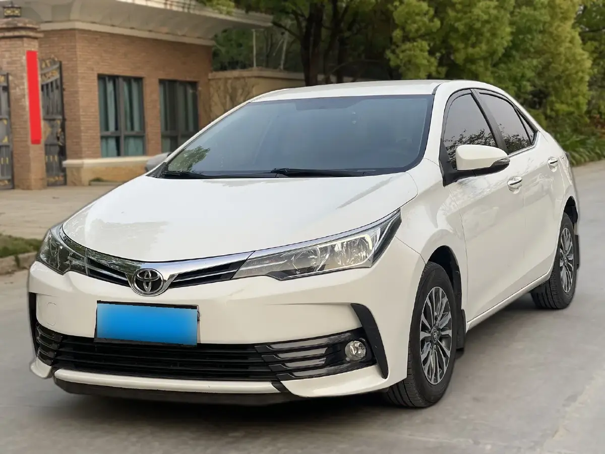 2018 Toyota Corolla 1.2T 116HP L4 CVT
