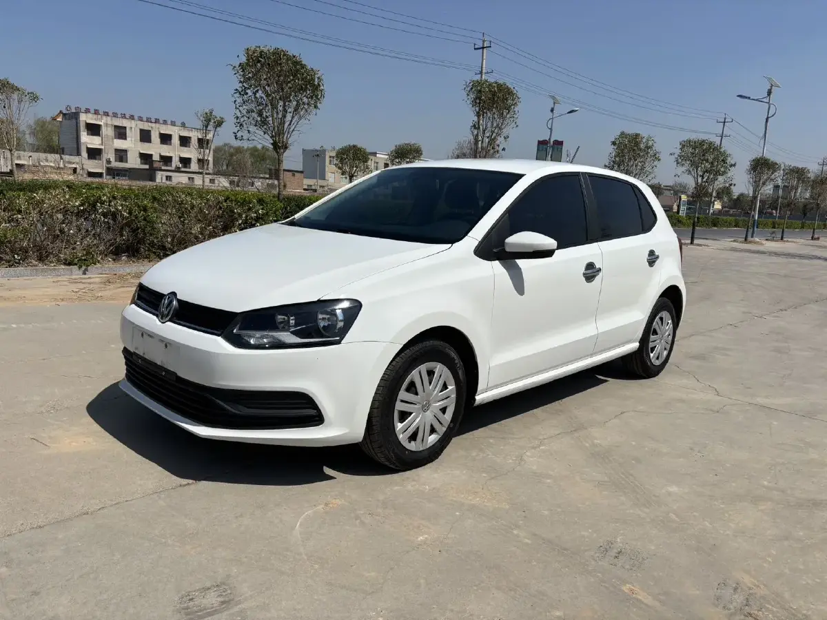2016 Volkswagen Polo 1.4L 90HP L4 6AT