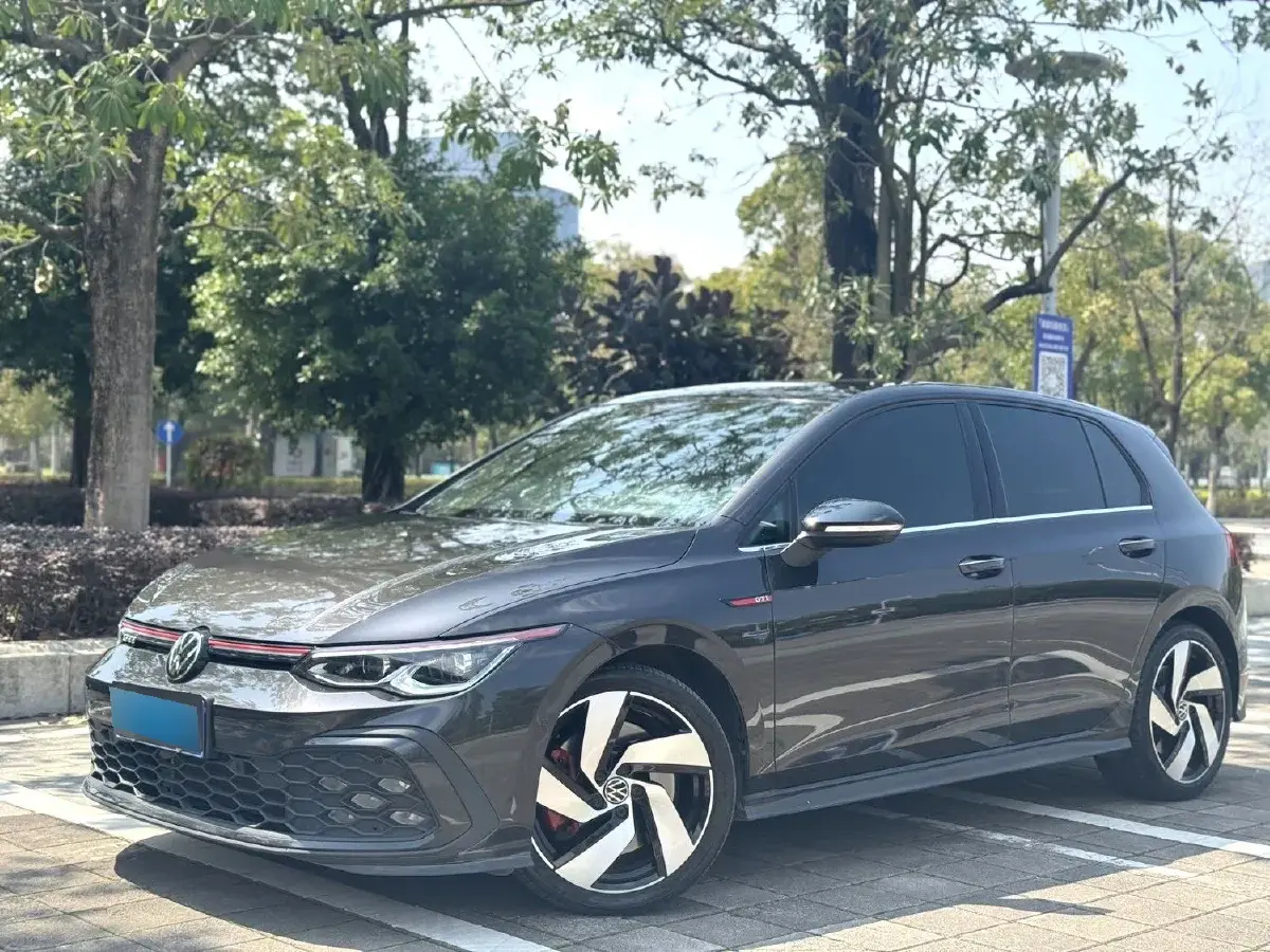 2016 Volkswagen GolfGTI 2.0T 220HP L4 7DCT