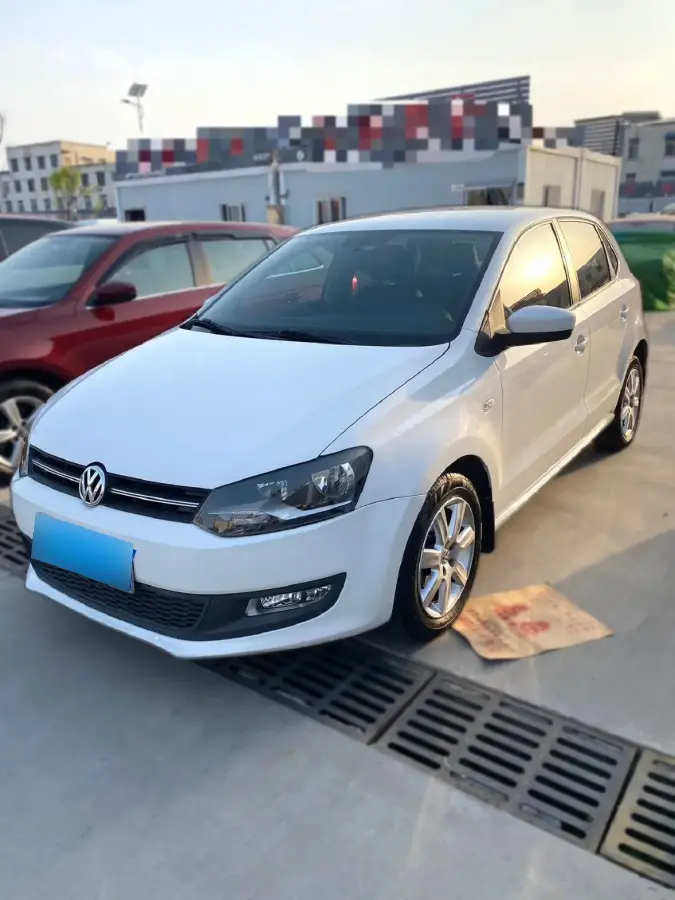 2013 Volkswagen Polo 1.4L 86HP L4 5MT