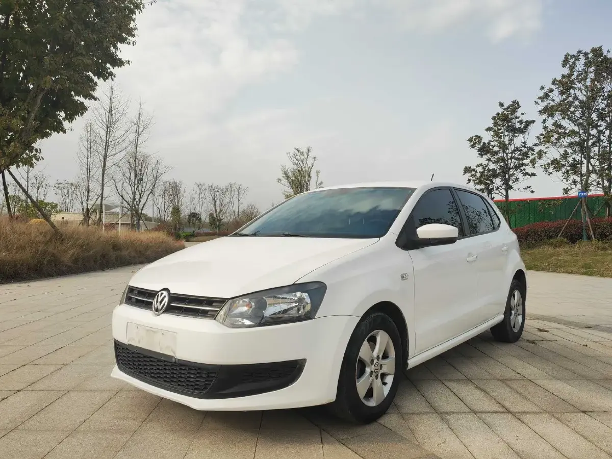 2013 Volkswagen Polo 1.4L 86HP L4 5MT