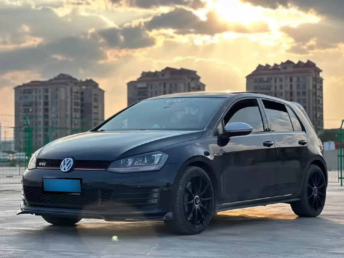 2016 Volkswagen GolfGTI 2.0T 220HP L4 7DCT