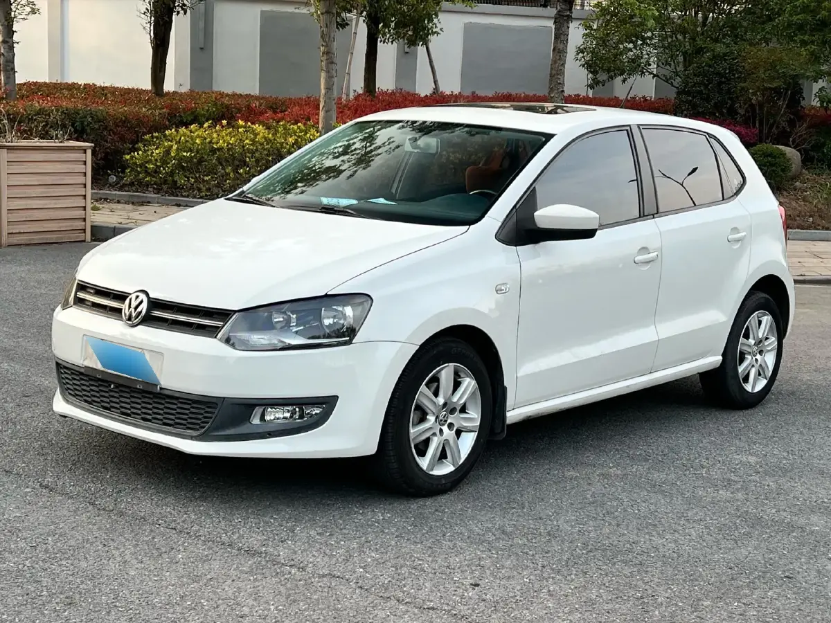 2013 Volkswagen Polo 1.4L 86HP L4 5MT