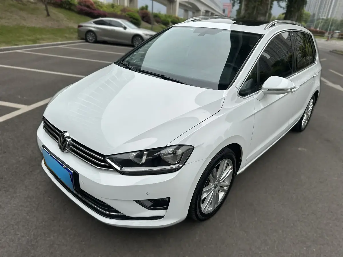 2016 Volkswagen Golf Sportsvan 1.4T 131HP L4 7DCT