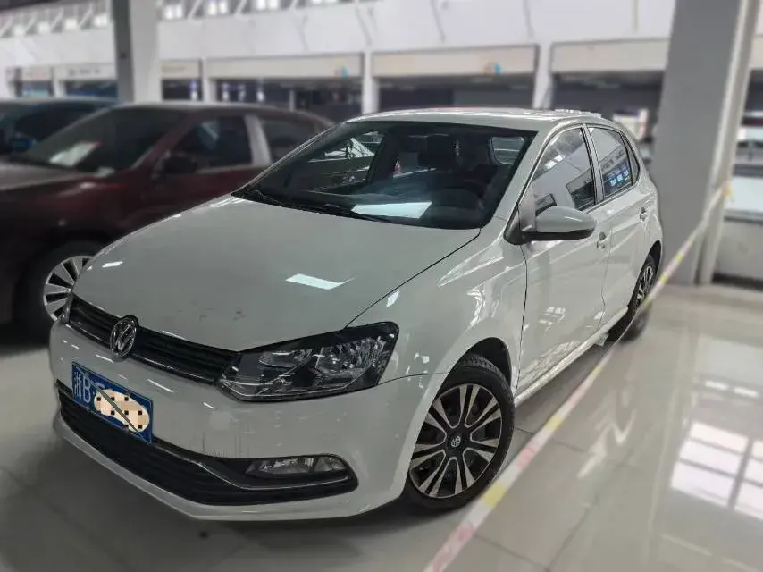 2016 Volkswagen Polo 1.6L 110HP L4 5MT