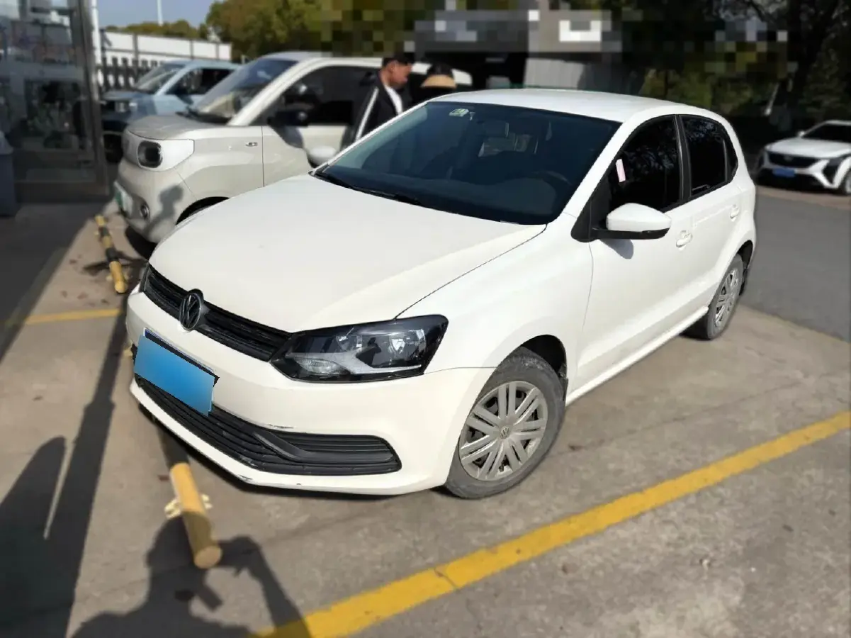 2016 Volkswagen Polo 1.4L 90HP L4 6AT