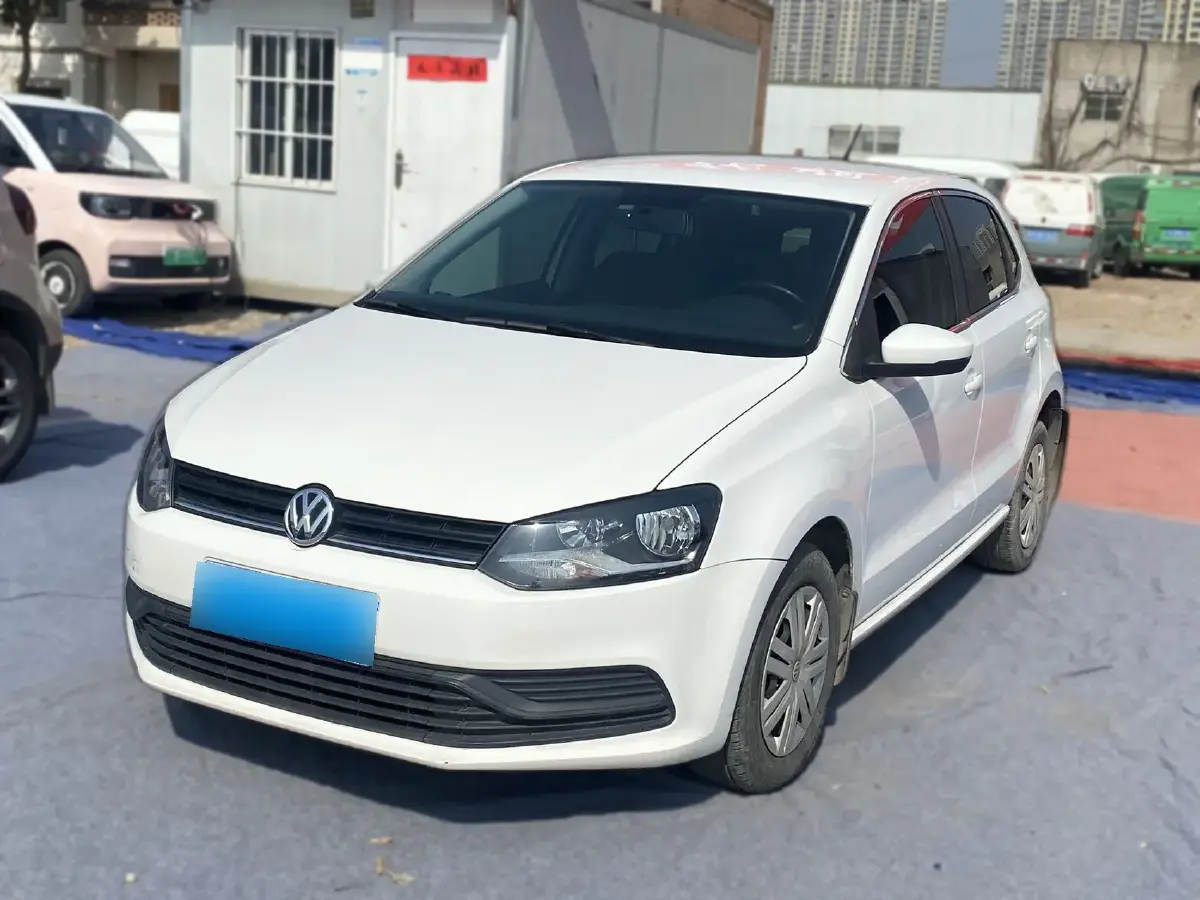 2014 Volkswagen Polo 1.4L 90HP L4 5MT
