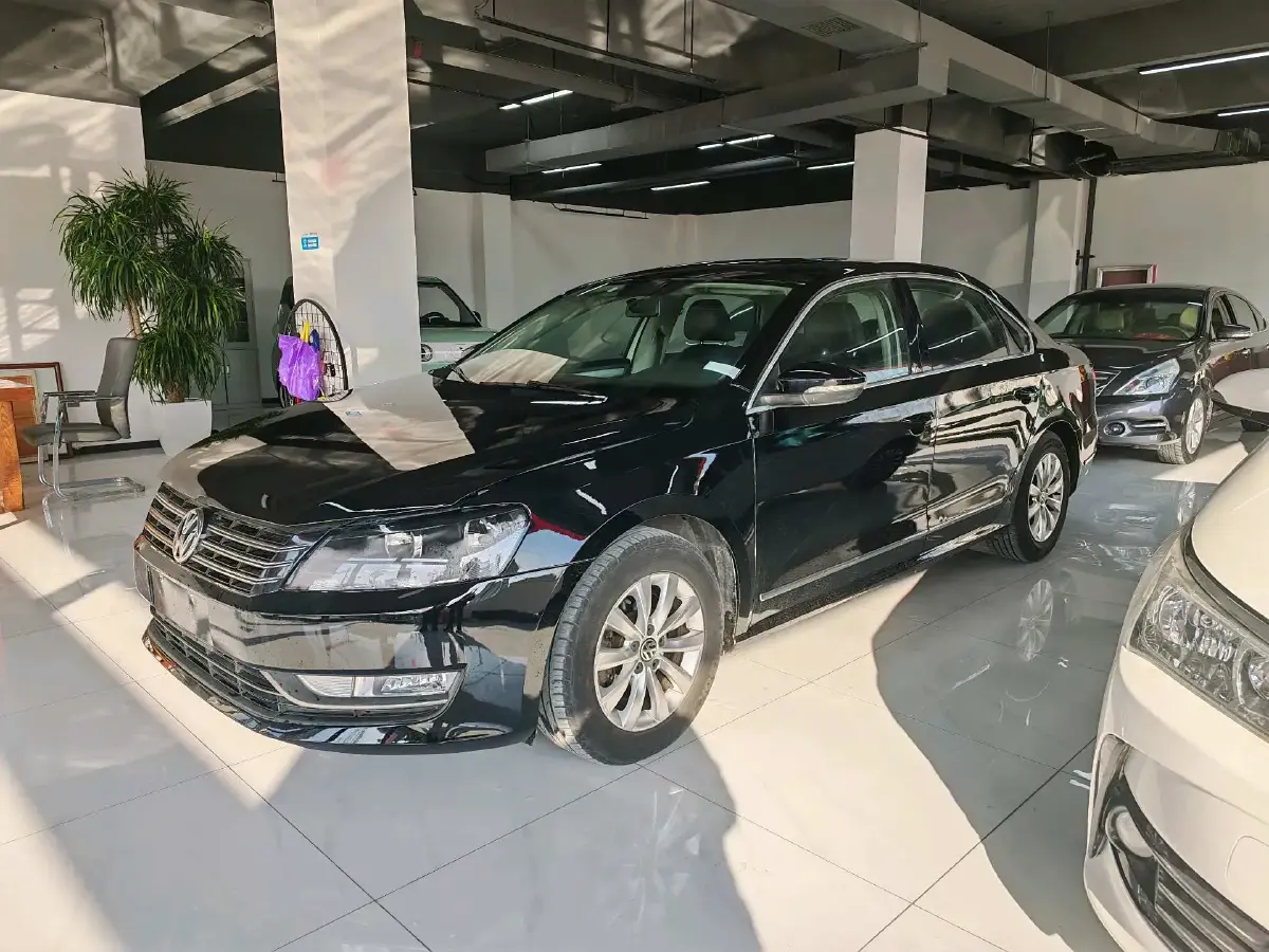 2014 Volkswagen Passat 1.8T 160HP L4 7DCT