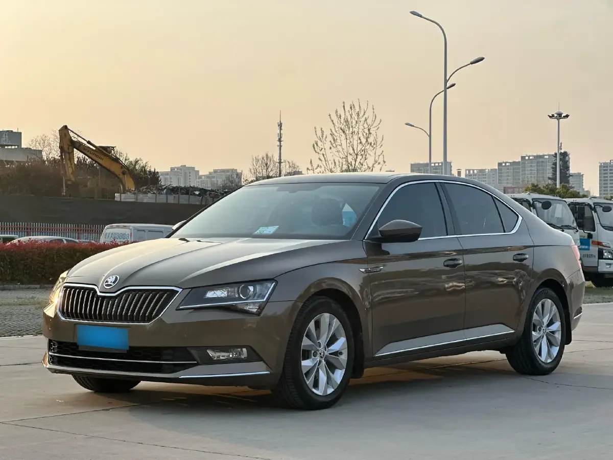 2016 Skoda Superb 1.8T 180HP L4 7DCT