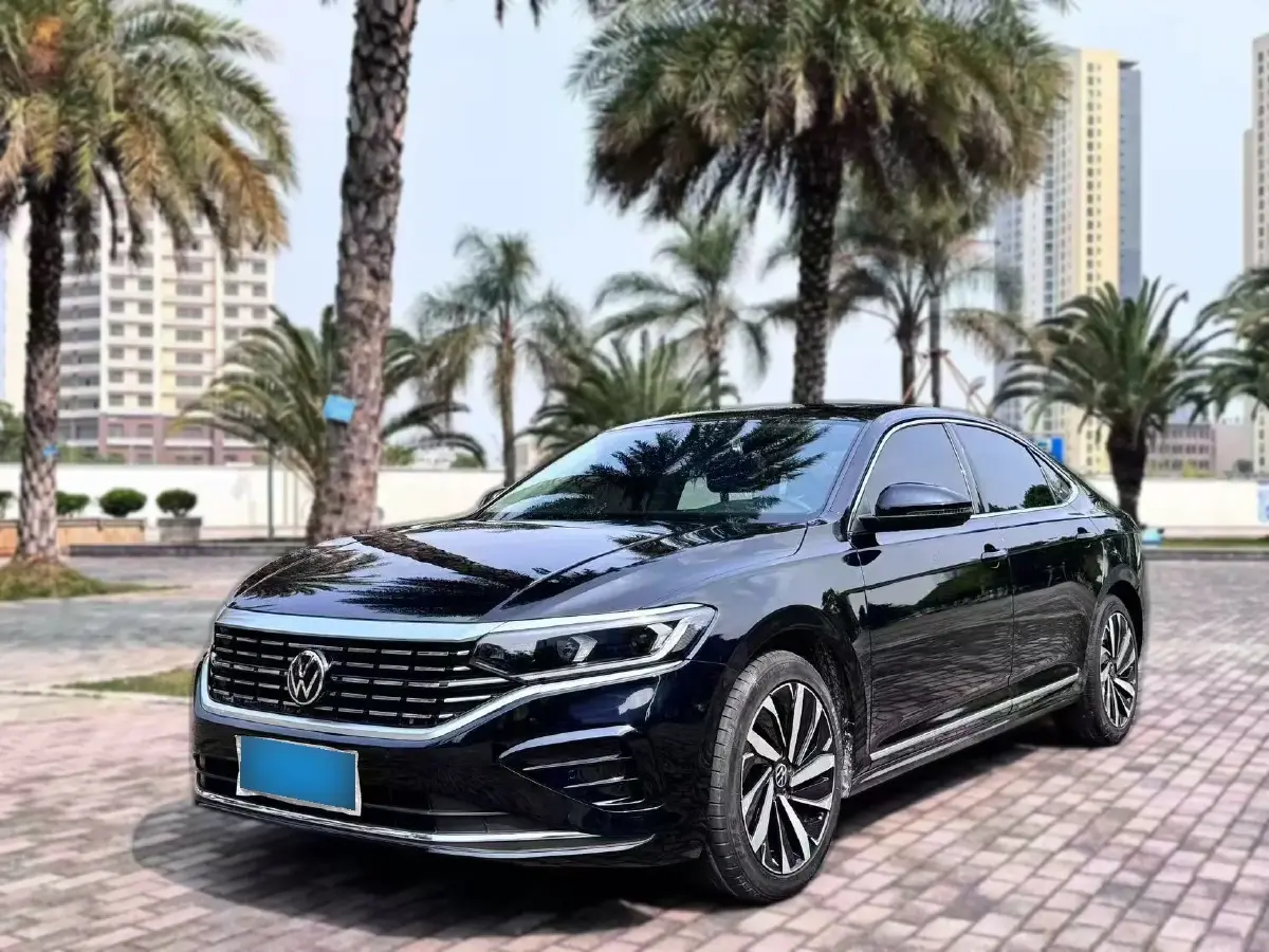 2022 Volkswagen Passat 2.0T 186HP L4 7DCT