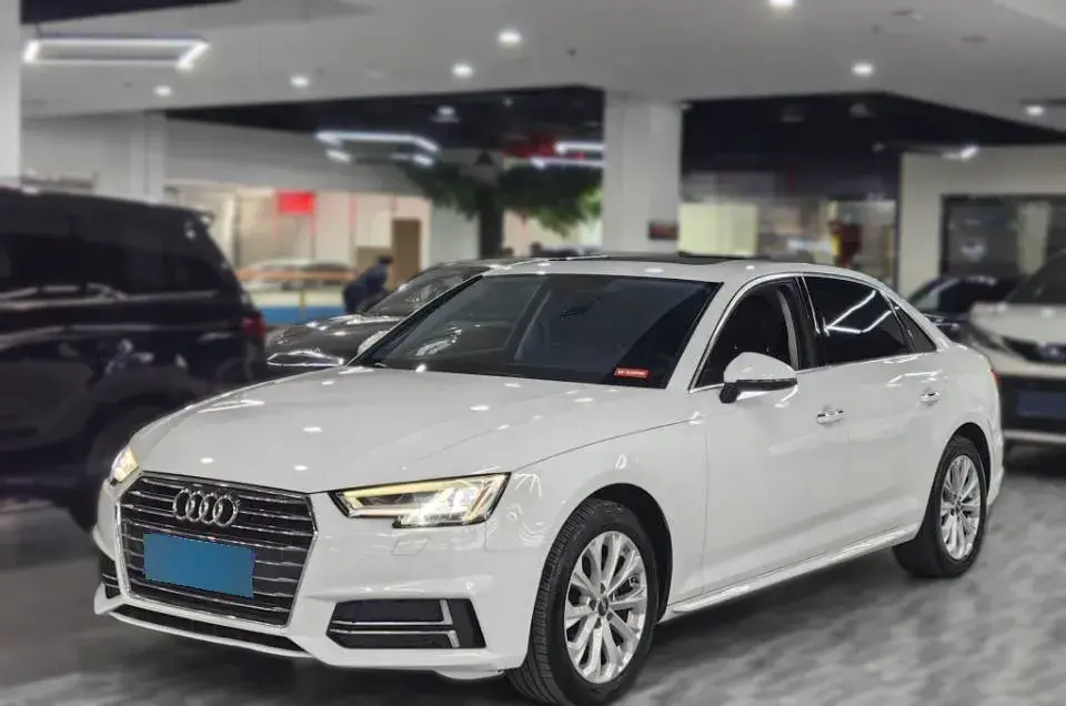 2019 Audi A4L 2.0T 190HP L4 7DCT