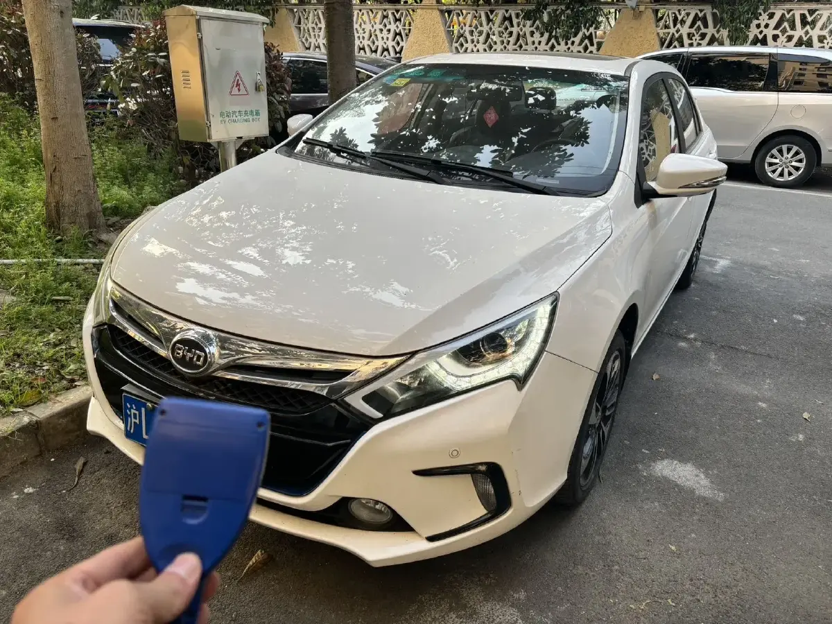 2015 BYD Qin 1.5T 154HP L4 6DCT PHEV 13KWH