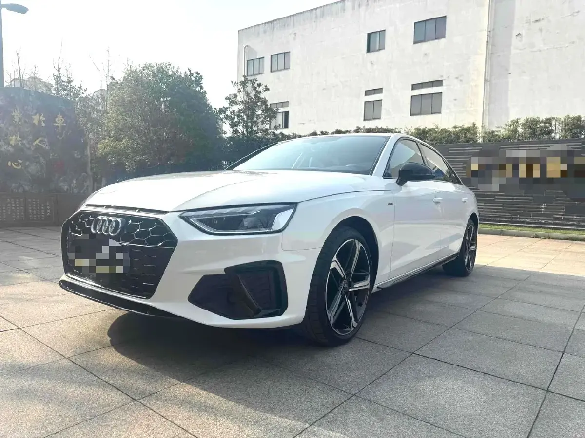 2024 Audi A4L 2.0T 190HP L4 7DCT