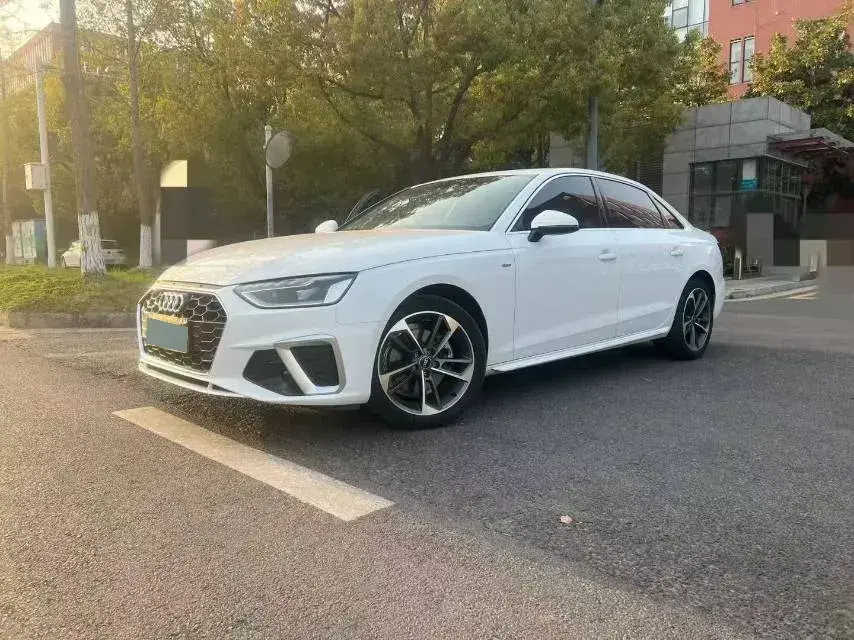 2023 Audi A4L 2.0T 190HP L4 7DCT