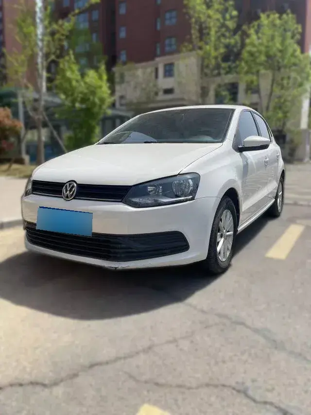 2016 Volkswagen Polo 1.4L 90HP L4 6AT