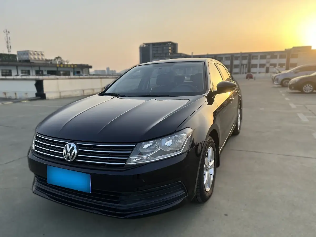 2015 Volkswagen Lavida 1.6L 110HP L4 5MT