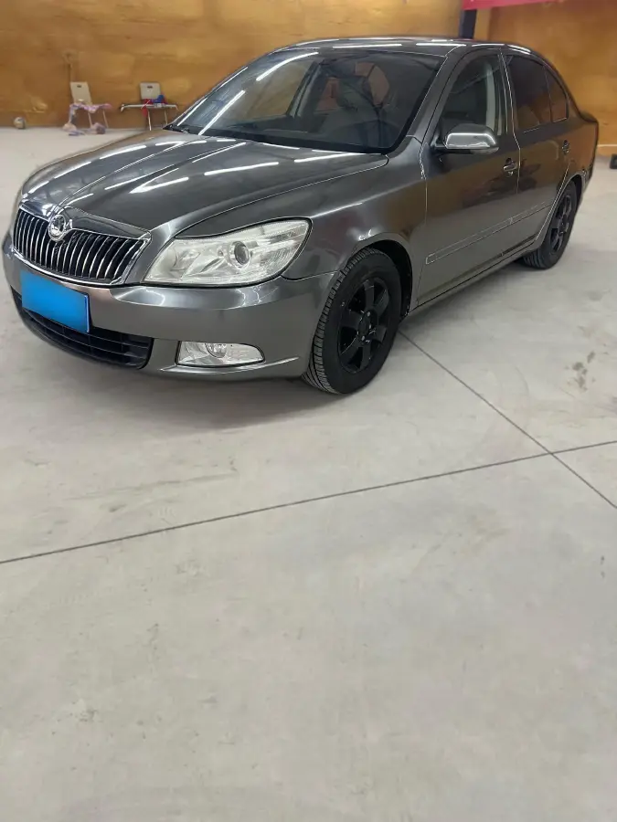 2012 Skoda Octavia 2.0L 120HP L4 6AT