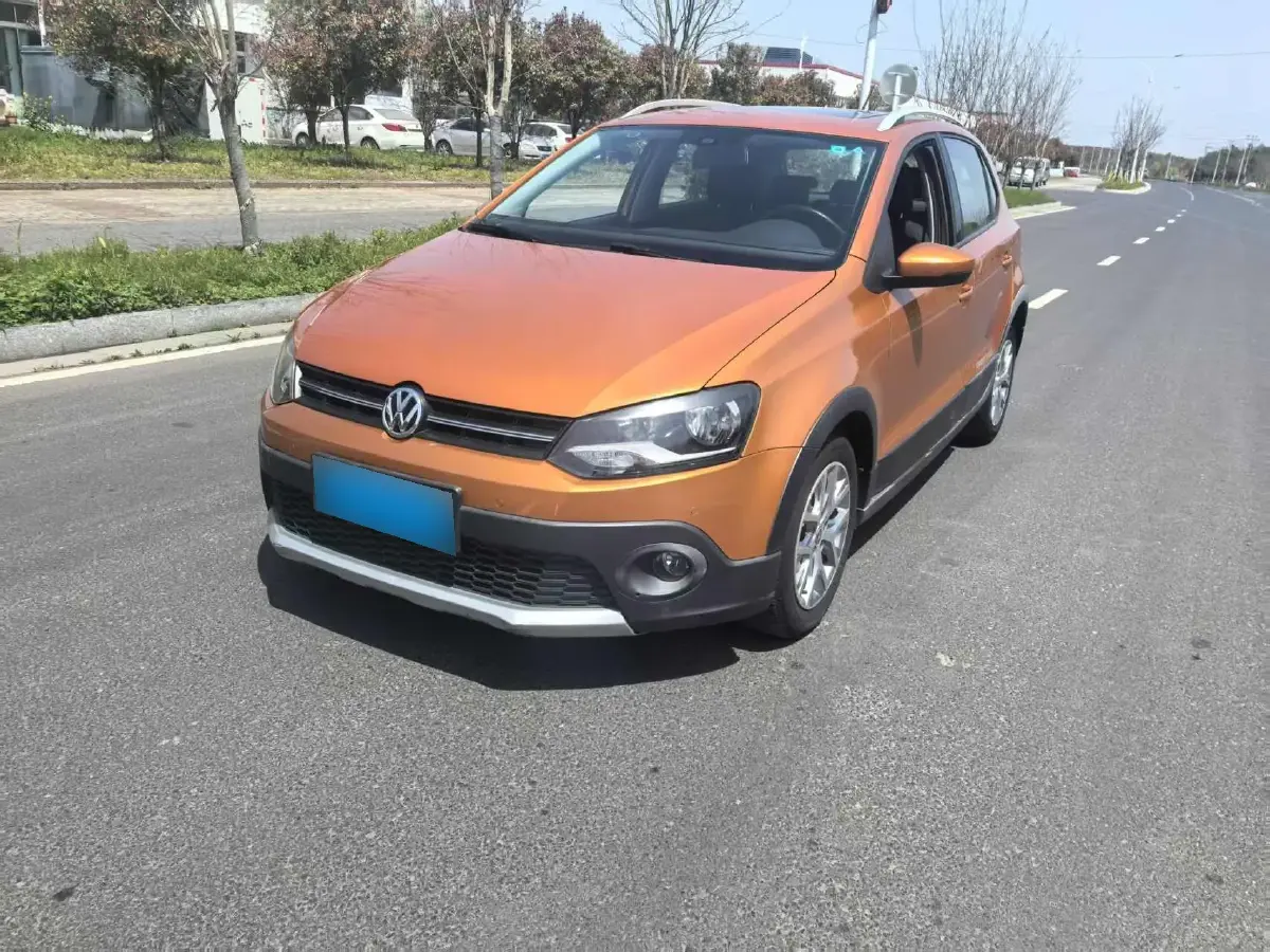 2014 Volkswagen Polo 1.6L 110HP L4 5MT