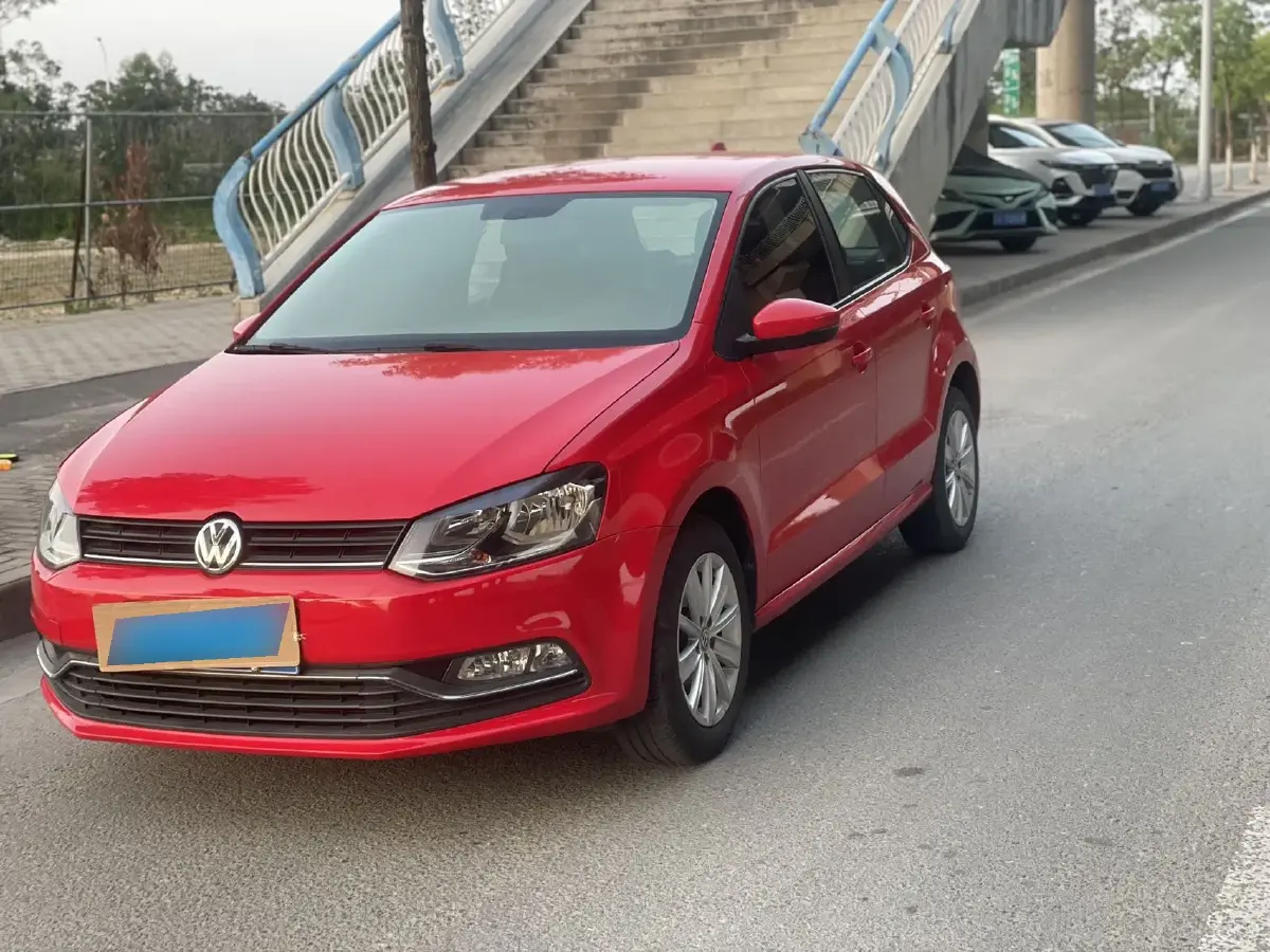 2014 Volkswagen Polo 1.6L 110HP L4 6AT