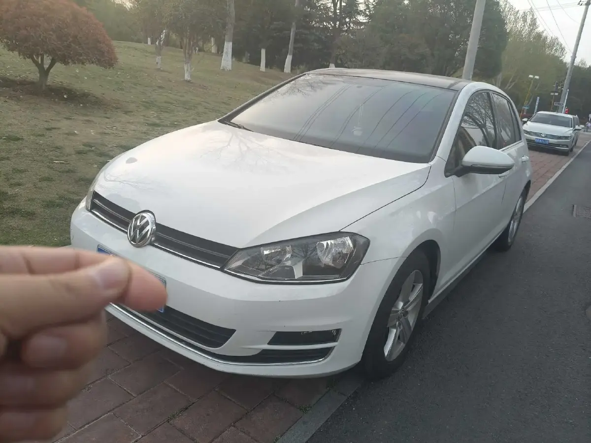 2014 Volkswagen Golf 1.4T 131HP L4 7DCT