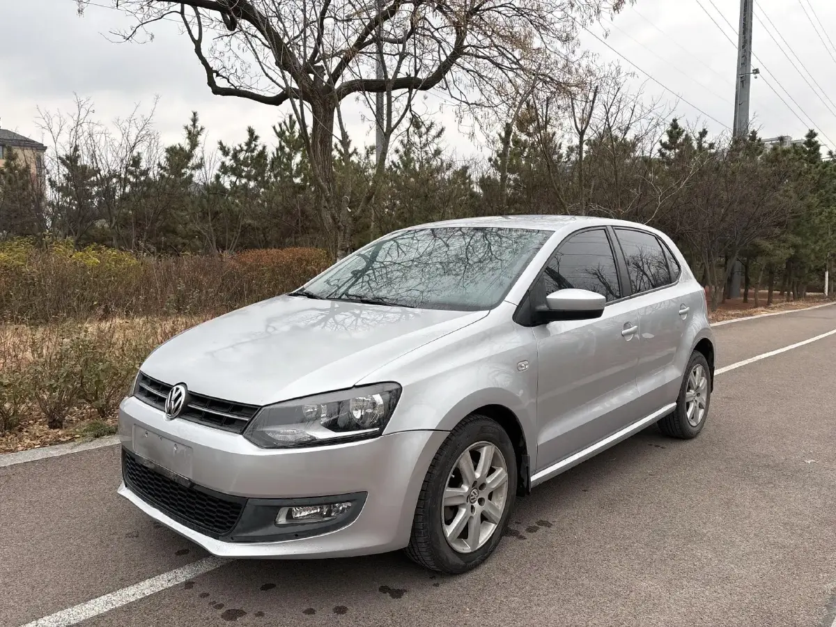 2013 Volkswagen Polo 1.4L 86HP L4 5MT