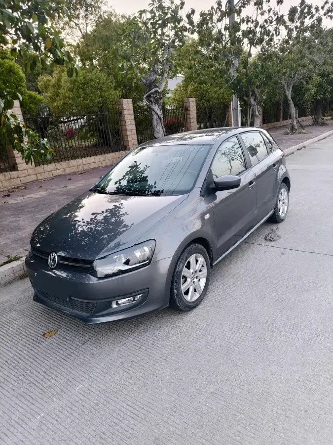 2013 Volkswagen Polo 1.4L 86HP L4 5MT