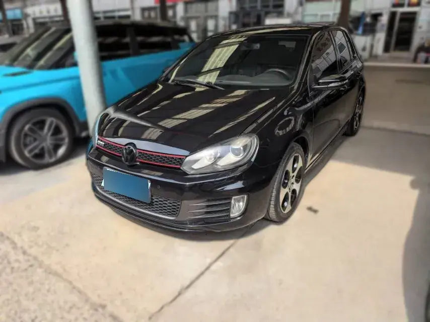 2012 Volkswagen GolfGTI 2.0T 200HP L4 6DCT