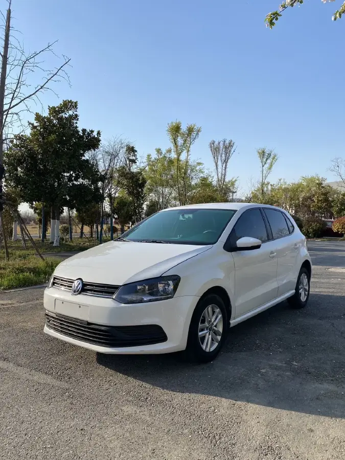 2016 Volkswagen Polo 1.4L 90HP L4 6AT