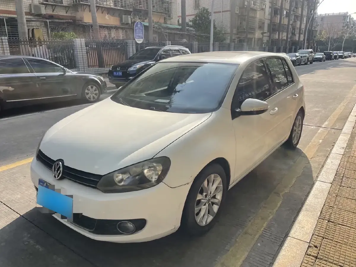 2012 Volkswagen Golf 1.6L 105HP L4 6AT