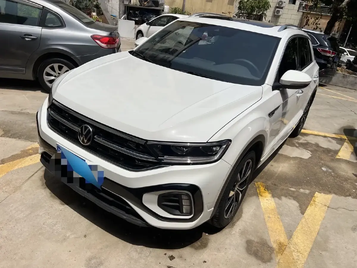 2024 Volkswagen T-Roc 1.5T 160HP L4 7DCT