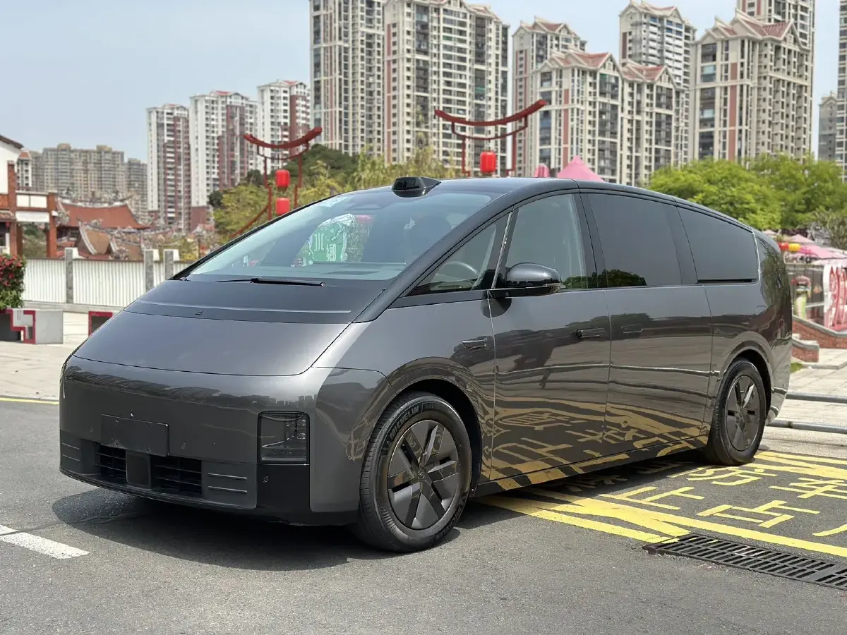 2024 Li MEGA BEV 102.7KWH