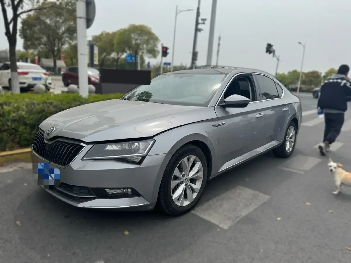 2016 Skoda Superb 1.8T 180HP L4 7DCT