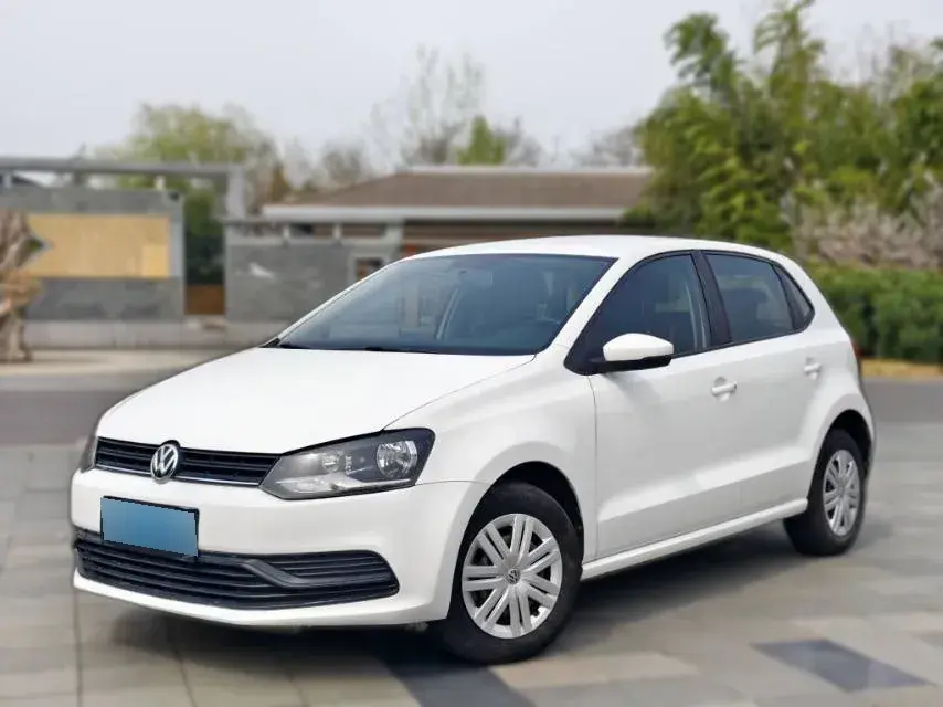 2016 Volkswagen Polo 1.4L 90HP L4 6AT