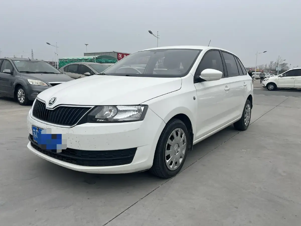 2016 Skoda Rapid Spaceback 1.4L 90HP L4 5MT