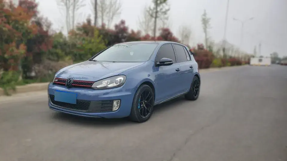 2010 Volkswagen GolfGTI 2.0T 200HP L4 6DCT