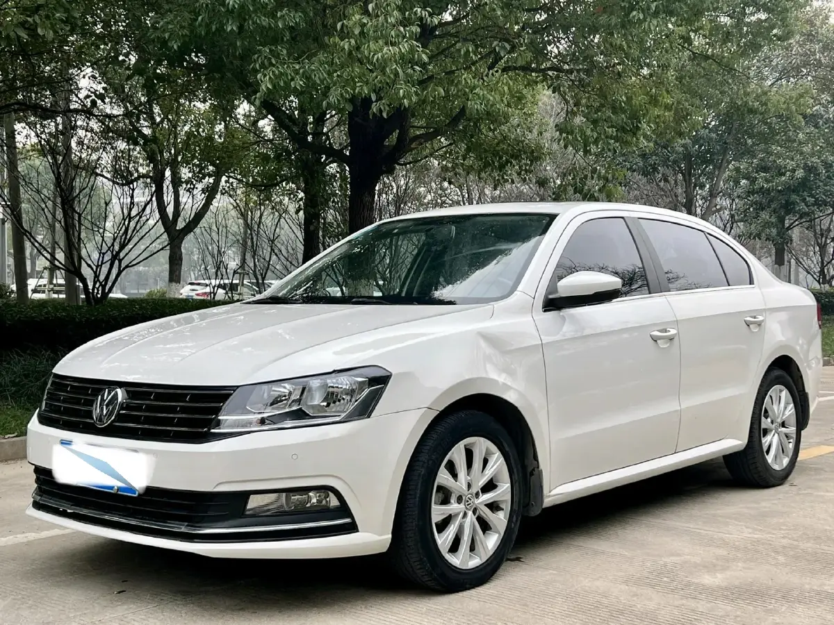 2015 Volkswagen Lavida 1.6L 110HP L4 6AT